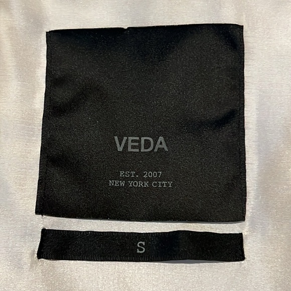 VEDA White Leather Moto Vest - Picture 5 of 11